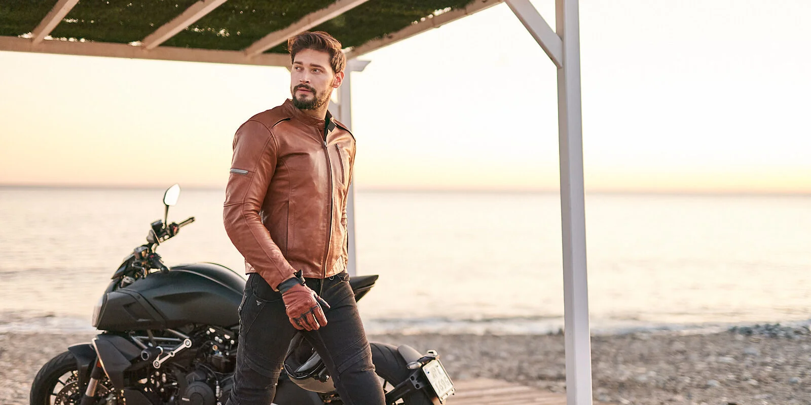 Hunter2_LightBrown_CaliberBrown_MetroMen_ThomsonBrown_DSC00187-1600x800