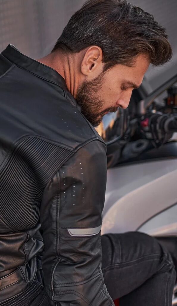 Hunter2_Black_BlakeGloves_MetroMen_BlakeSneakers_DSC02425